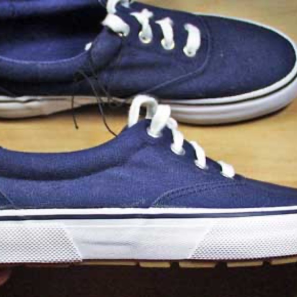 SNEAKERS, TAGS ON, Sz 7B, NAVY, PADDED TOP EDGES, SOLID RUBBER SOLES, NEW NEVER - Picture 3 of 3